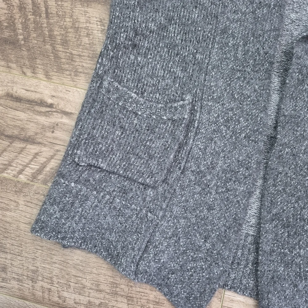 Babaton Aritzia Women's Grey Italian Wool Mohair Blend Knit Caridgan Size Small - Picture 4 of 6
